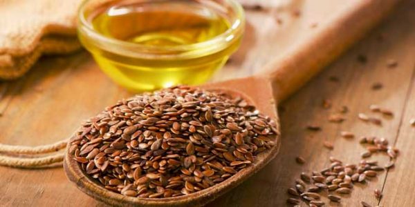 4 فوائد مذهلة لزيت بذر الكتان (الزيت الحار) أهمها خفض الكوليسترول وسلامة الجلد والشعر