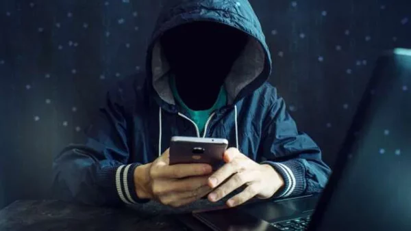 كيف تحمى هاتفك الجوال من برامج التجسس والاختراق